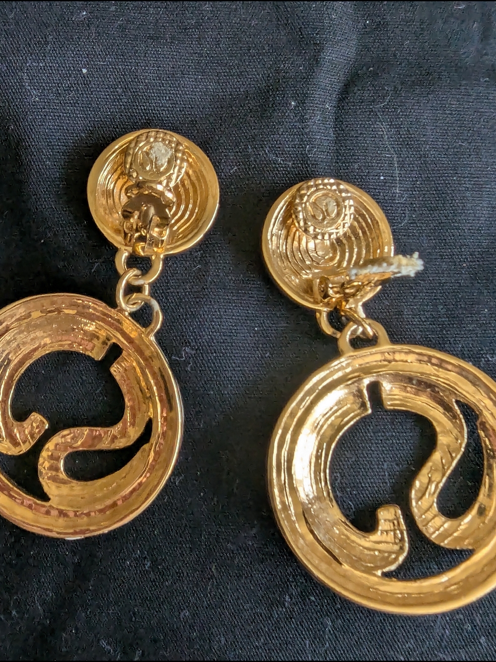 St. John Gold and Cream Circular Drop Earrings - Picture 6 of 10